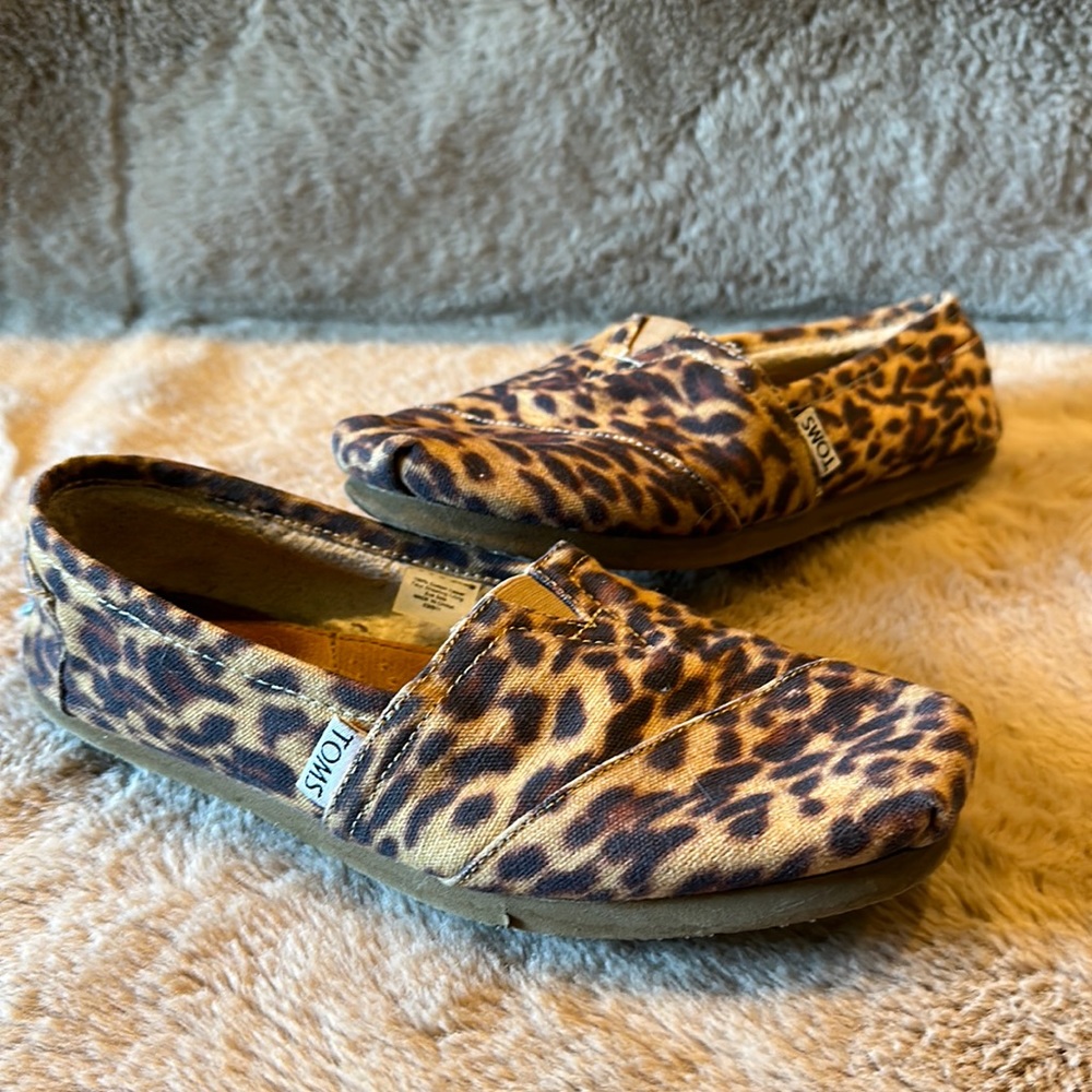 Leopard Toms Size 7.5